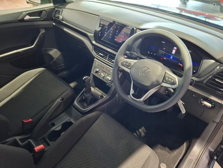 2026-Volkswagen-T-Cross-10-TSI_14