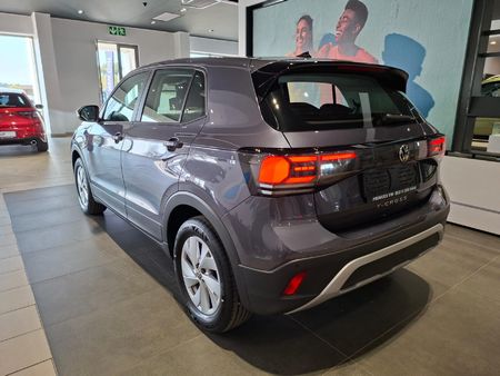2026-Volkswagen-T-Cross-10-TSI_2
