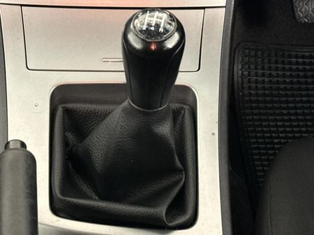 2011-Mazda-3-16-Sport-Original_10