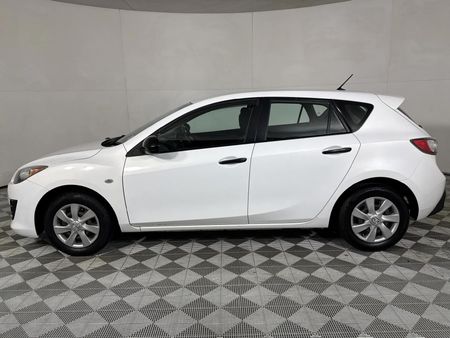 2011-Mazda-3-16-Sport-Original_17