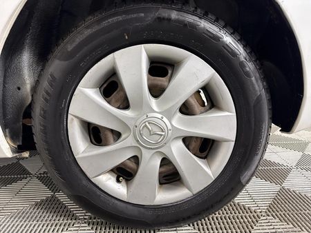 2011-Mazda-3-16-Sport-Original_4