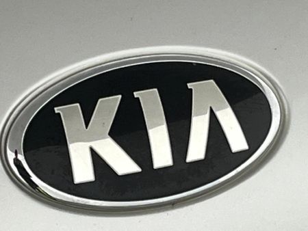 2016-Kia-Rio-14-Sedan-Auto_10