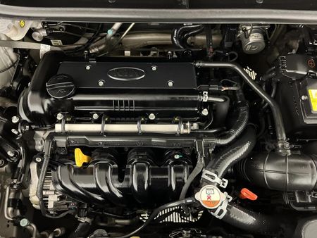 2016-Kia-Rio-14-Sedan-Auto_12
