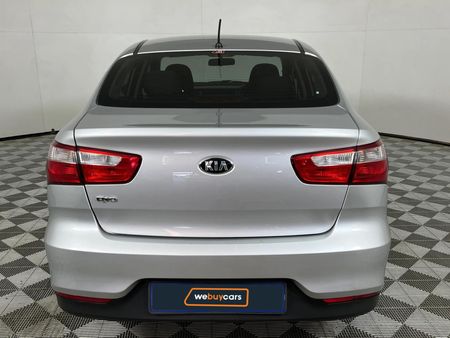 2016-Kia-Rio-14-Sedan-Auto_17