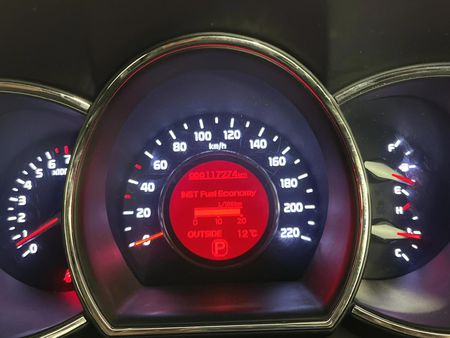 2016-Kia-Rio-14-Sedan-Auto_2