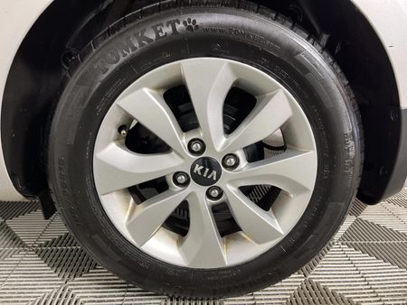 2016-Kia-Rio-14-Sedan-Auto_4