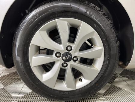 2016-Kia-Rio-14-Sedan-Auto_6