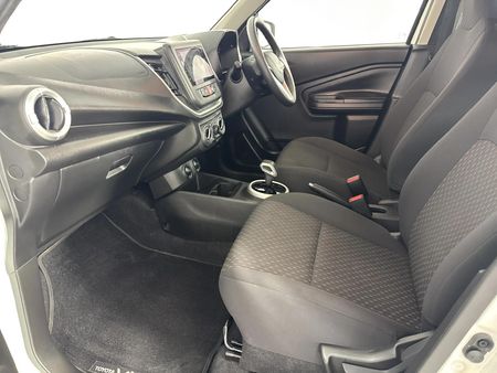 2025-Toyota-Vitz-10-XR-AMT_5