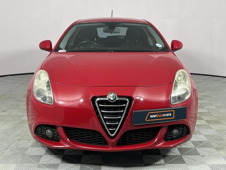 2012-Alfa-Romeo-Giulietta-14T-Distinctive_12