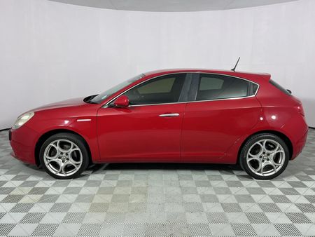 2012-Alfa-Romeo-Giulietta-14T-Distinctive_16