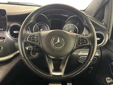 2022-Mercedes-Benz-V-Class-V-300d-Exclusive_11