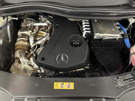 2022-Mercedes-Benz-V-Class-V-300d-Exclusive_12
