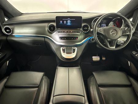 2022-Mercedes-Benz-V-Class-V-300d-Exclusive_1