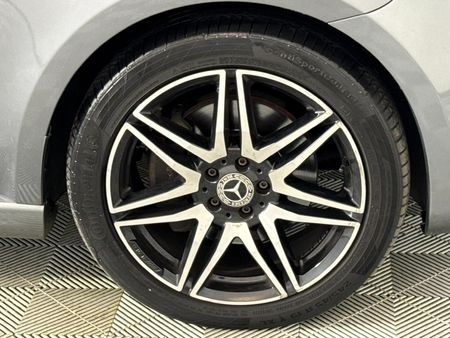 2022-Mercedes-Benz-V-Class-V-300d-Exclusive_4