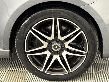 2022-Mercedes-Benz-V-Class-V-300d-Exclusive_5