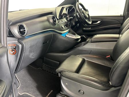 2022-Mercedes-Benz-V-Class-V-300d-Exclusive_8