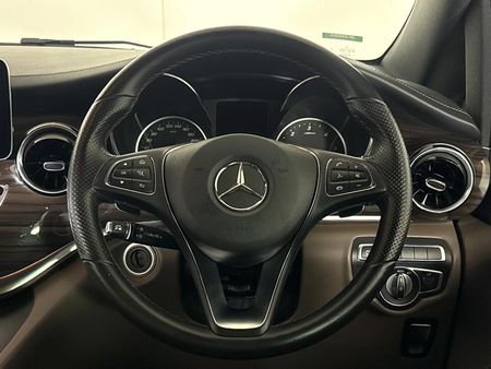 2022-Mercedes-Benz-V-Class-V-250d-Avantgarde-Auto_11