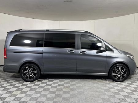 2022-Mercedes-Benz-V-Class-V-250d-Avantgarde-Auto_16