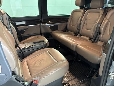 2022-Mercedes-Benz-V-Class-V-250d-Avantgarde-Auto_3