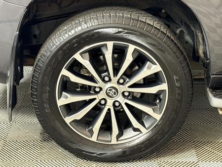 2023-Toyota-Land-Cruiser-Prado-28-GD-VX-L-Auto_7