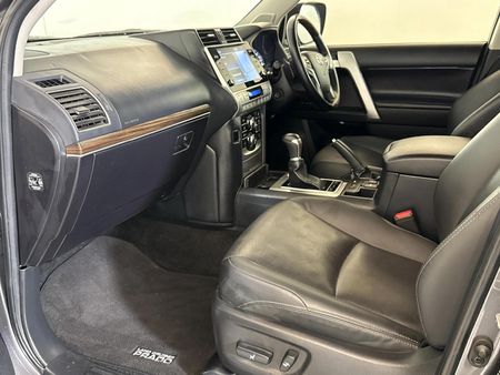 2023-Toyota-Land-Cruiser-Prado-28-GD-VX-L-Auto_8