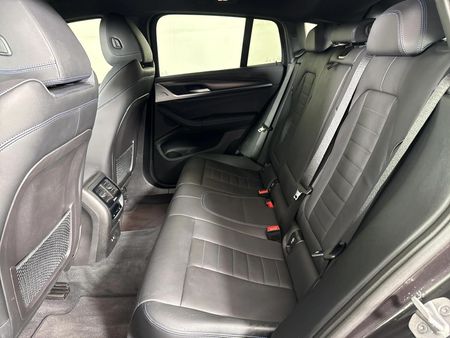 2022-BMW-X4-xDrive20d-M-Sport_3