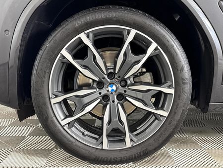 2022-BMW-X4-xDrive20d-M-Sport_4