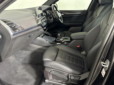 2022-BMW-X4-xDrive20d-M-Sport_8