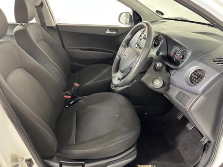 2019-Hyundai-Grand-i10-10-Motion_9