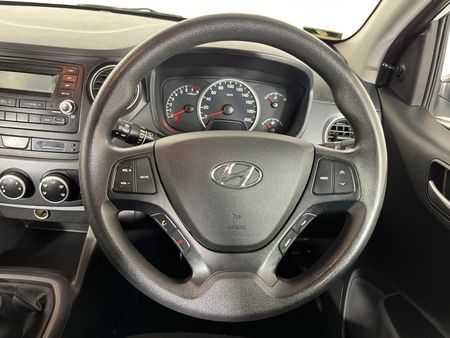 2019-Hyundai-Grand-i10-10-Motion_11