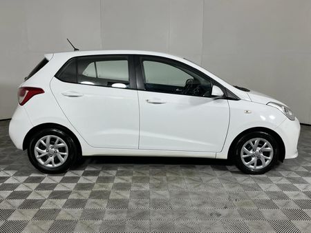 2019-Hyundai-Grand-i10-10-Motion_16