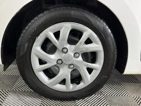 2019-Hyundai-Grand-i10-10-Motion_4