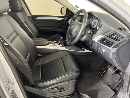 2009-BMW-X6-xDrive50i_9
