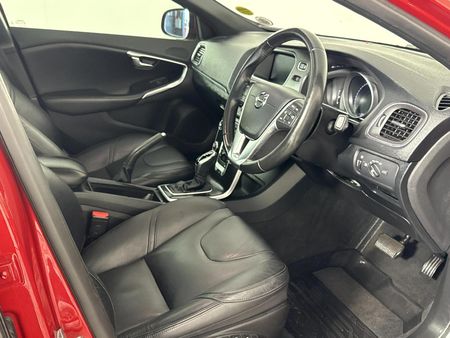 2019-Volvo-V40-T2-R-Design-Auto_9