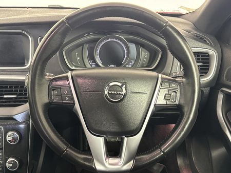 2019-Volvo-V40-T2-R-Design-Auto_11
