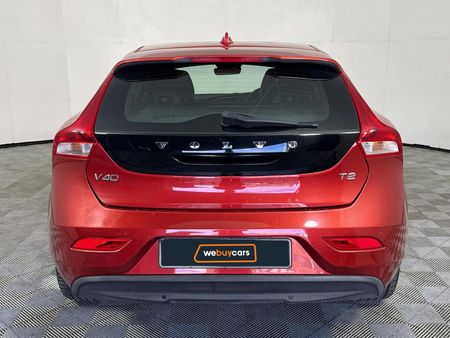 2019-Volvo-V40-T2-R-Design-Auto_16