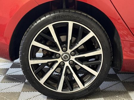 2019-Volvo-V40-T2-R-Design-Auto_7