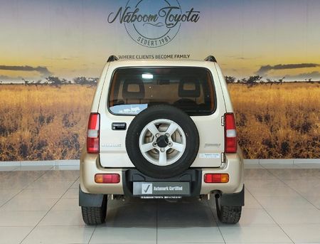 2009-Suzuki-Jimny-13_4