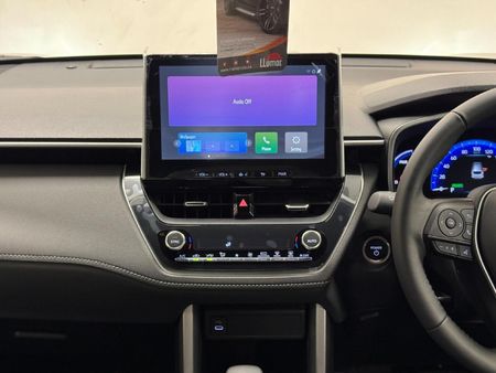 2026-Toyota-Corolla-Cross-18-XS-Hybrid_12