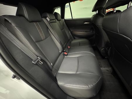 2026-Toyota-Corolla-Cross-18-XS-Hybrid_14