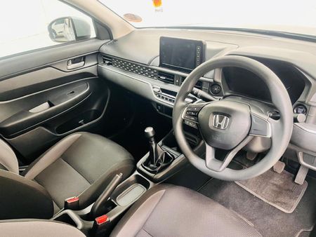 2025-Honda-Amaze-12-Trend_7