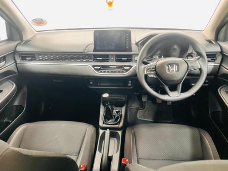 2025-Honda-Amaze-12-Trend_8