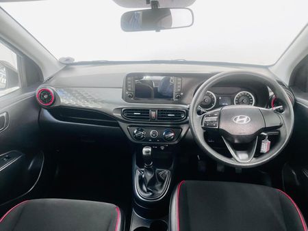 2025-Hyundai-Grand-i10-10-Motion_9