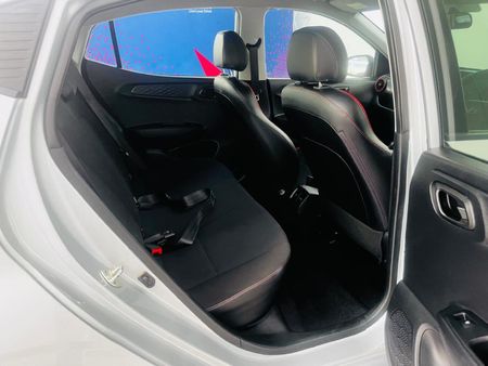 2025-Hyundai-Grand-i10-10-Motion_10