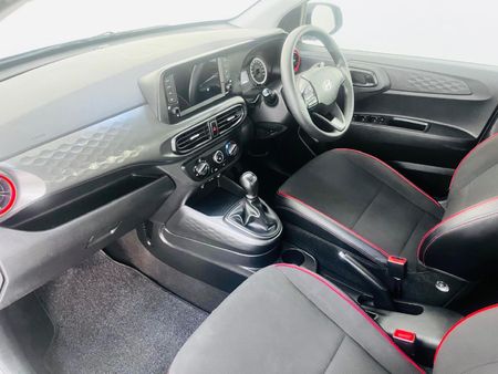 2025-Hyundai-Grand-i10-10-Motion_15