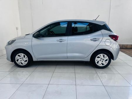 2025-Hyundai-Grand-i10-10-Motion_3