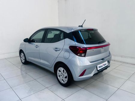 2025-Hyundai-Grand-i10-10-Motion_5