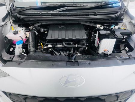 2025-Hyundai-Grand-i10-10-Motion_6