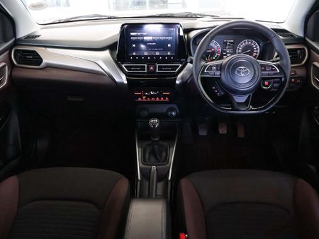 2026-Toyota-Starlet-Cross-15XR_18
