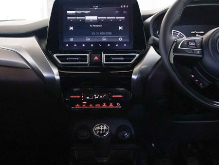 2026-Toyota-Starlet-Cross-15XR_19